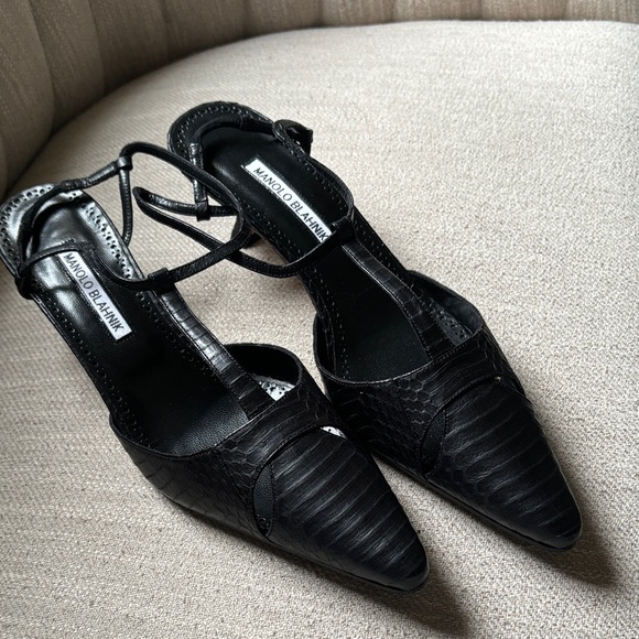 Manolo Blahnik Black Textured Heels - Picture 1 of 7